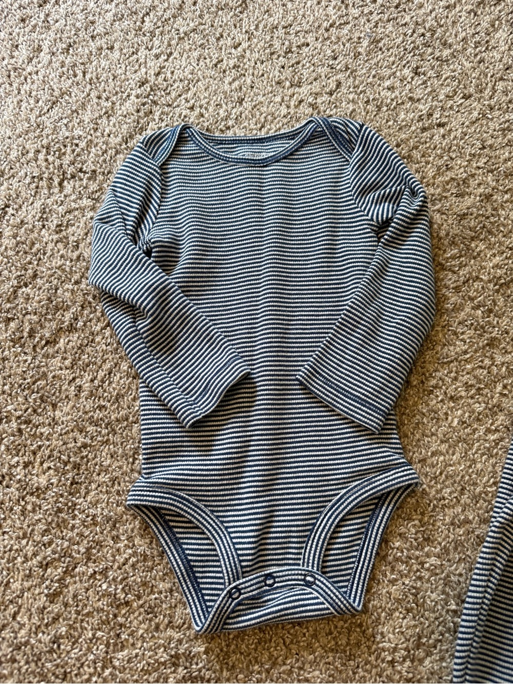 Carters Matching Set - Picture 3 of 4